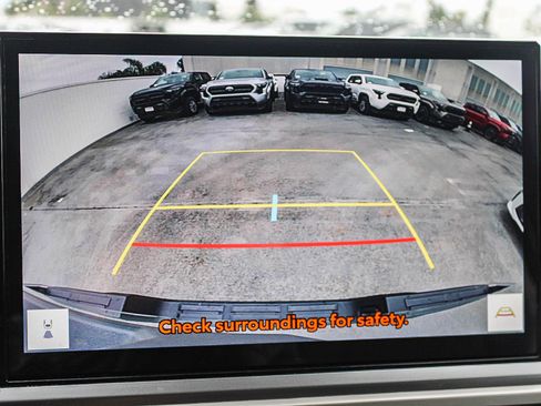 Used 2024 Toyota Tacoma TRD Off-Road image 25