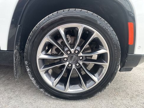 Used 2023 Jeep Wagoneer Series III w/ Premium Group I image 9