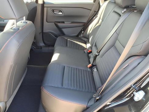 Used 2025 Nissan Rogue SV image 13