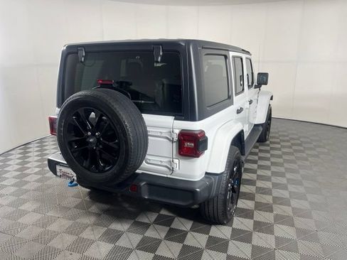 Used 2023 Jeep Wrangler Unlimited Sahara w/ Cold Weather Group AWD/4WD image 7