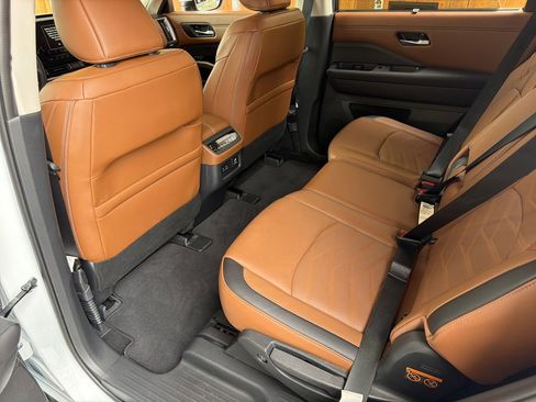 Used 2025 Nissan Pathfinder Platinum w/ Cargo Package FWD image 31