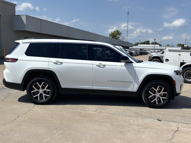 Used 2025 Jeep Grand Cherokee L Limited AWD/4WD image 2