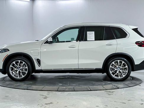 Used 2024 BMW X5 xDrive50e image 5