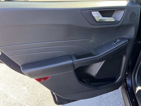 Used 2021 Ford Escape SEL w/ Technology Package image 17