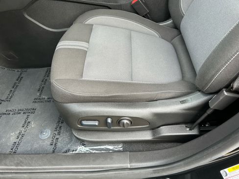 Used 2023 Chevrolet Blazer LT w/ Convenience Package image 11