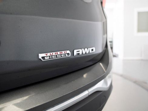 Used 2018 GMC Terrain SLT w/ Infotainment Package II AWD/4WD image 10