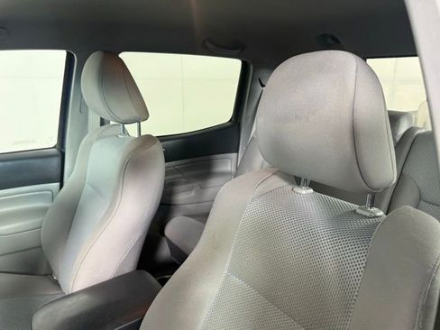 Used 2014 Toyota Tacoma PreRunner w/ TRD Sport Package image 15