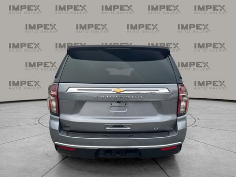 Used 2022 Chevrolet Suburban LT image 4