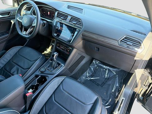 Used 2023 Volkswagen Tiguan SEL R-Line image 13