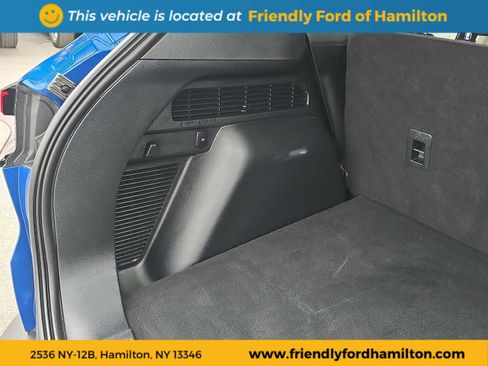 Used 2022 Ford Escape SE w/ SE Sport Appearance Package image 18