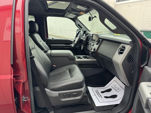Used 2015 Ford F250 Lariat w/ Lariat Ultimate Package AWD/4WD image 31