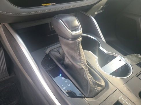 Used 2024 Toyota Highlander XLE image 27