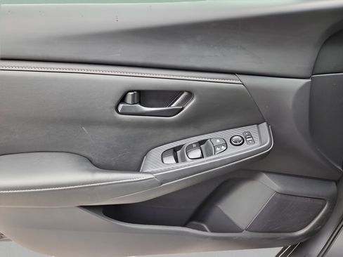 Used 2024 Nissan Sentra S image 13