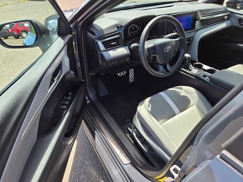 Used 2025 Toyota Camry SE AWD/4WD image 20