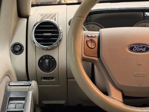 Used 2007 Ford Explorer Sport Trac XLT image 9