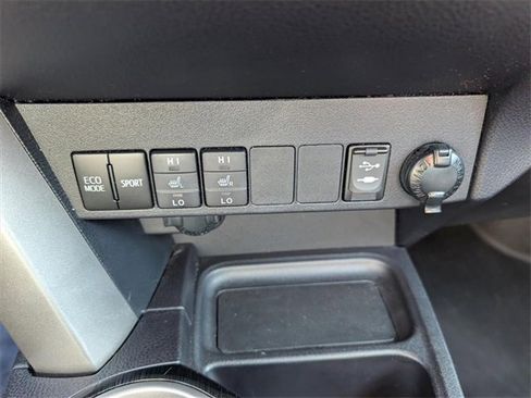 Used 2017 Toyota RAV4 Limited image 12