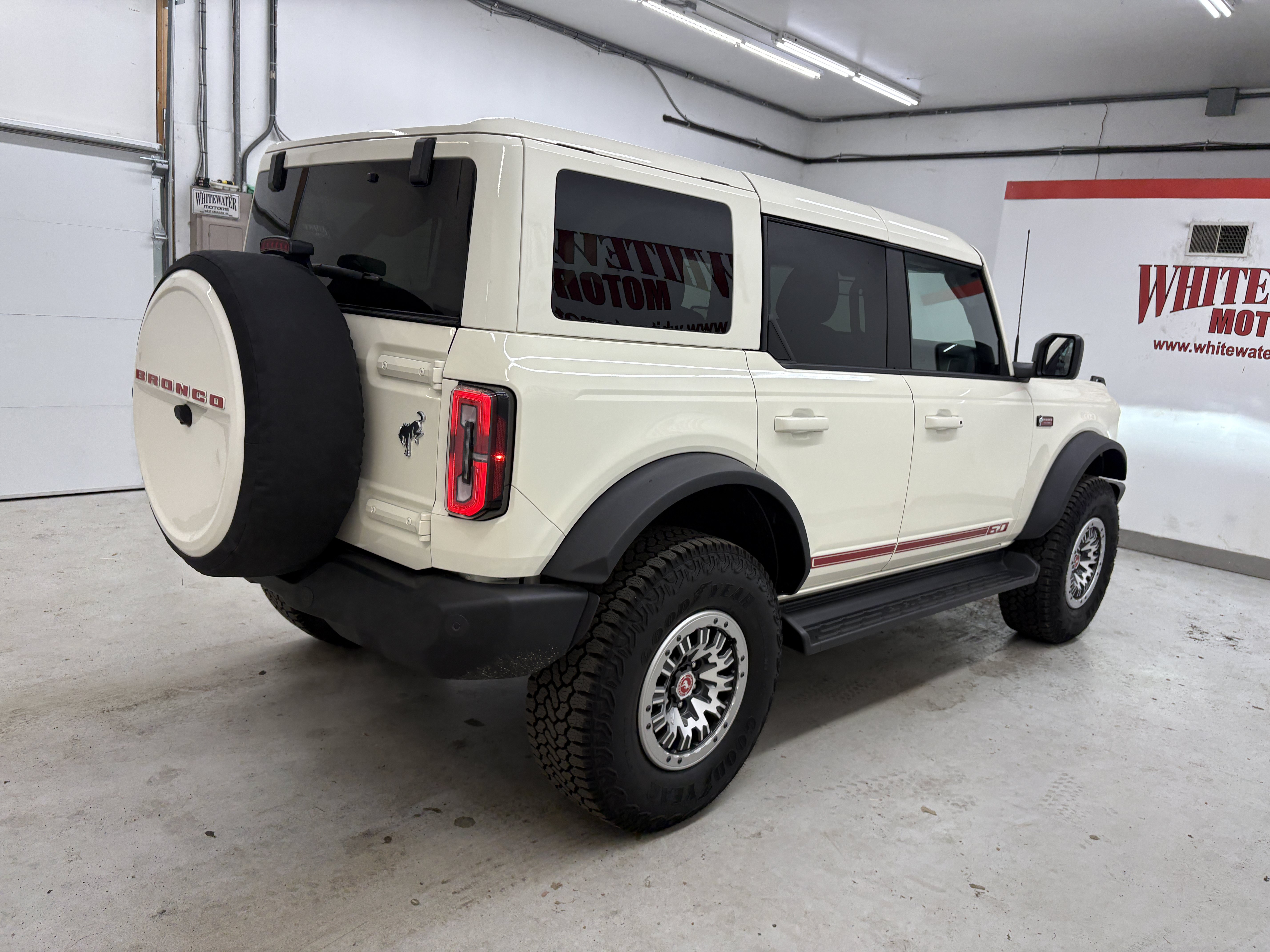 Used 2026 Ford Bronco Outer Banks w/ Sasquatch Package AWD/4WD image 4