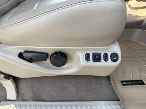 Used 2002 Ford F350 2WD Crew Cab DRW Super Duty image 25