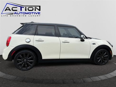 Used 2016 MINI Cooper S w/ Wired Package image 9