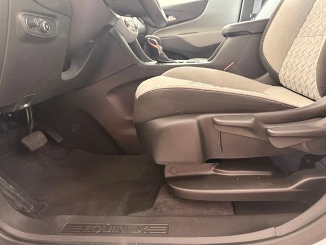 Used 2024 Chevrolet Equinox LS FWD image 9