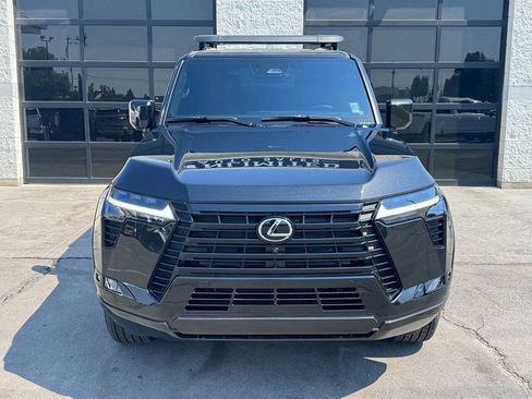 Used 2025 Lexus GX 550 w/ Accessory Package (31) AWD/4WD image 2