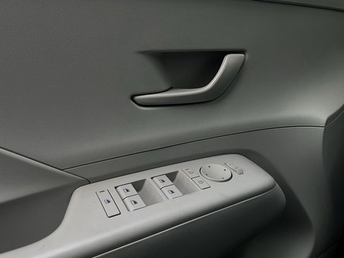 Used 2025 Hyundai Kona SEL image 21