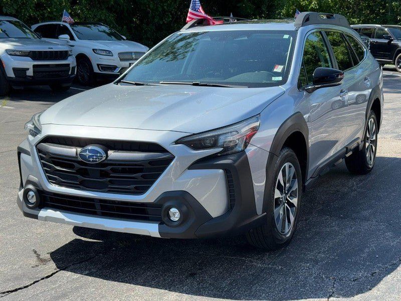 Used 2023 Subaru Outback Limited AWD/4WD image 9