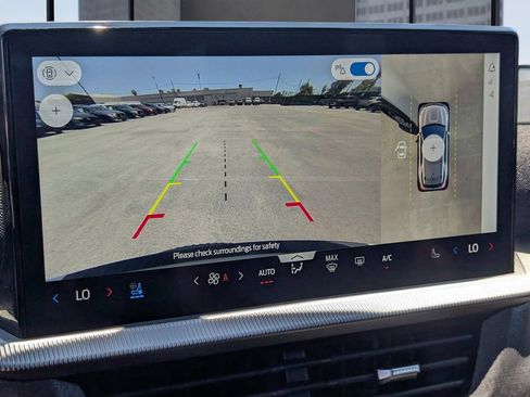 Certified 2025 Ford Explorer Platinum RWD image 32