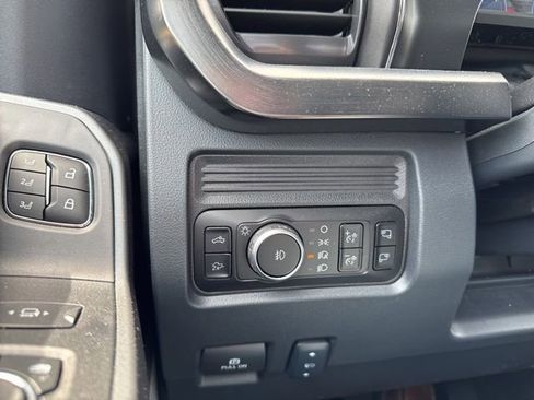 Used 2025 Ford F250 Lariat w/ Chrome Package AWD/4WD image 25