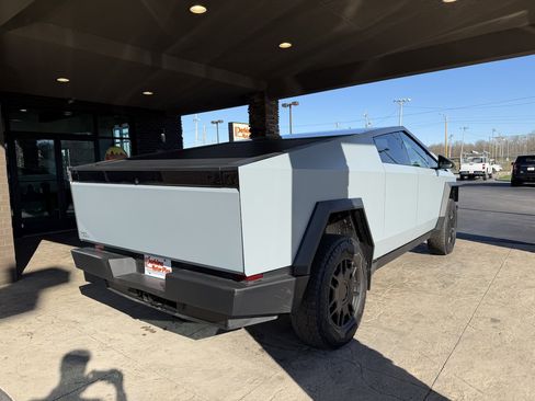 Used 2024 Tesla Cybertruck AWD Crew Cab image 6