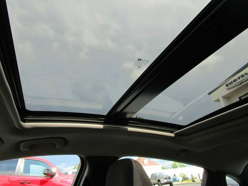 Used 2024 Chevrolet Malibu LT image 10