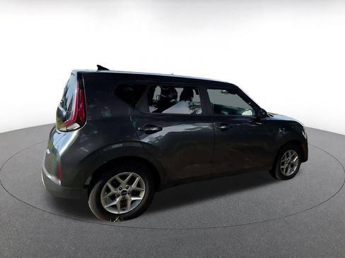 Used 2025 Kia Soul LX w/ LX Technology Package FWD image 12