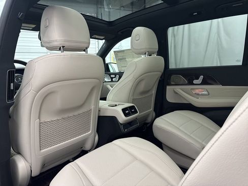 Used 2026 Mercedes-Benz GLS 450 4MATIC image 18