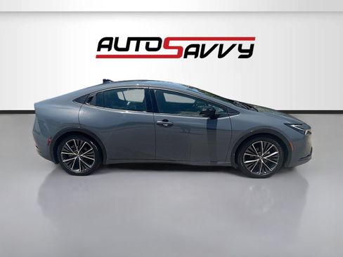 Used 2026 Toyota Prius XLE FWD image 8