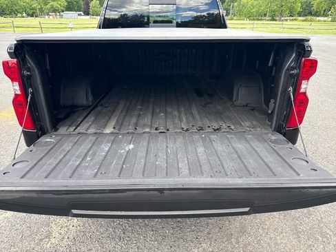 Used 2022 Chevrolet Silverado 1500 LT w/ Safety Package AWD/4WD image 28