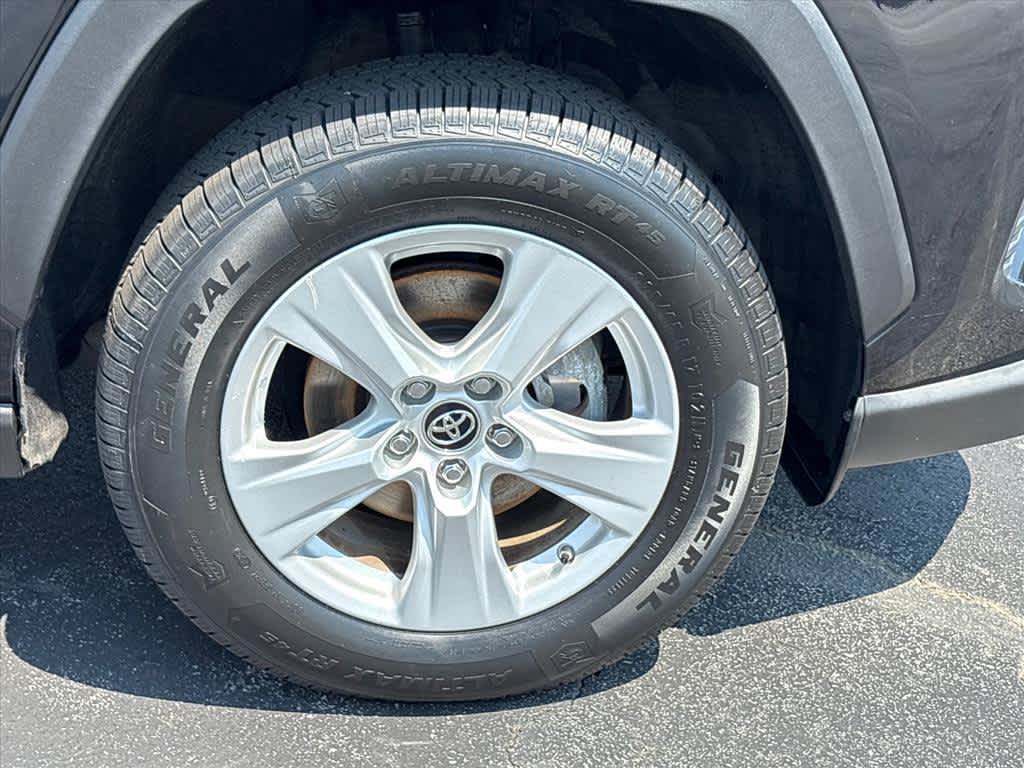 Used 2019 Toyota RAV4 XLE w/ Convenience Package AWD/4WD image 32