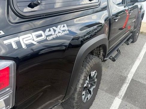 Used 2022 Toyota Tacoma TRD Off-Road AWD/4WD image 6