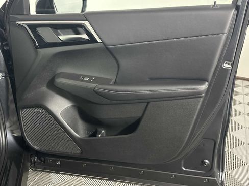 Used 2025 Mitsubishi Outlander SE AWD/4WD image 17