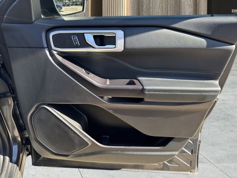 Used 2020 Ford Explorer XLT w/ Equipment Group 202A image 61