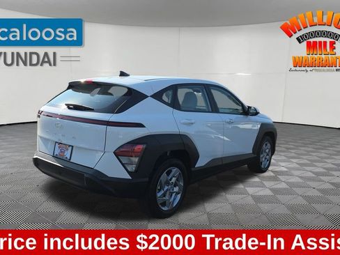 Used 2025 Hyundai Kona SE image 8