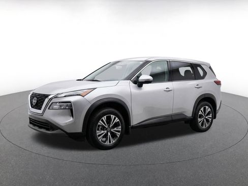 Used 2025 Nissan Rogue SV FWD image 3