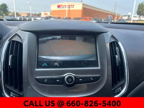 Used 2017 Chevrolet Cruze LT FWD image 13