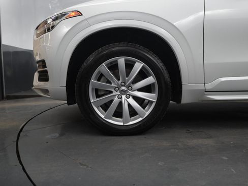 Used 2017 Volvo XC90 T5 Momentum w/ Momentum Plus Package image 10