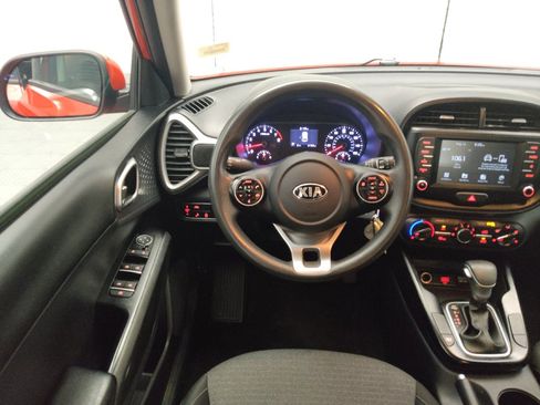 Used 2020 Kia Soul S FWD image 22