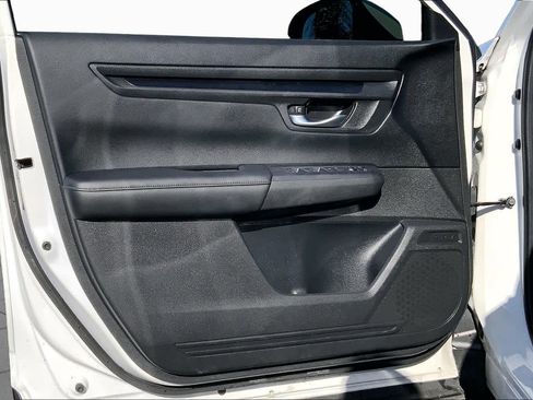 Used 2025 Honda CR-V LX image 21