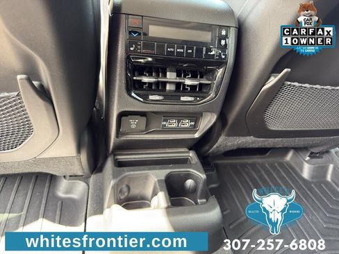 Used 2023 Jeep Grand Cherokee L Limited w/ Black Appearance Package AWD/4WD image 20
