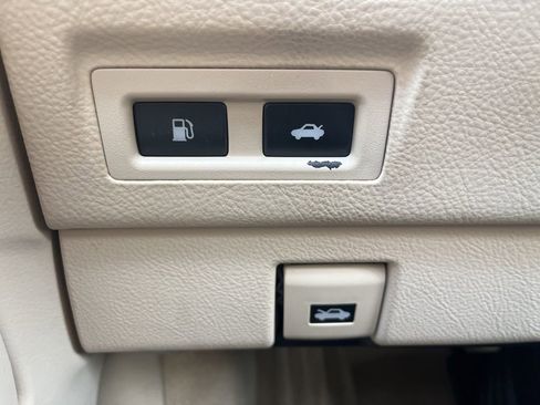 Used 2017 Lexus LS 460 image 25