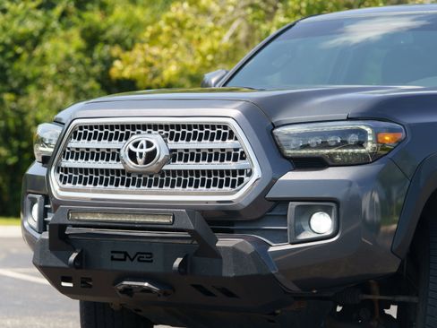 Used 2016 Toyota Tacoma TRD Off-Road w/ Premium & Technology Package RWD image 36