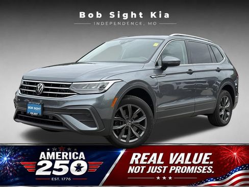 Used 2022 Volkswagen Tiguan SE AWD/4WD image 1