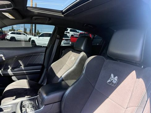 Used 2016 Dodge Charger R/T Scat Pack w/ Technology Group RWD image 10